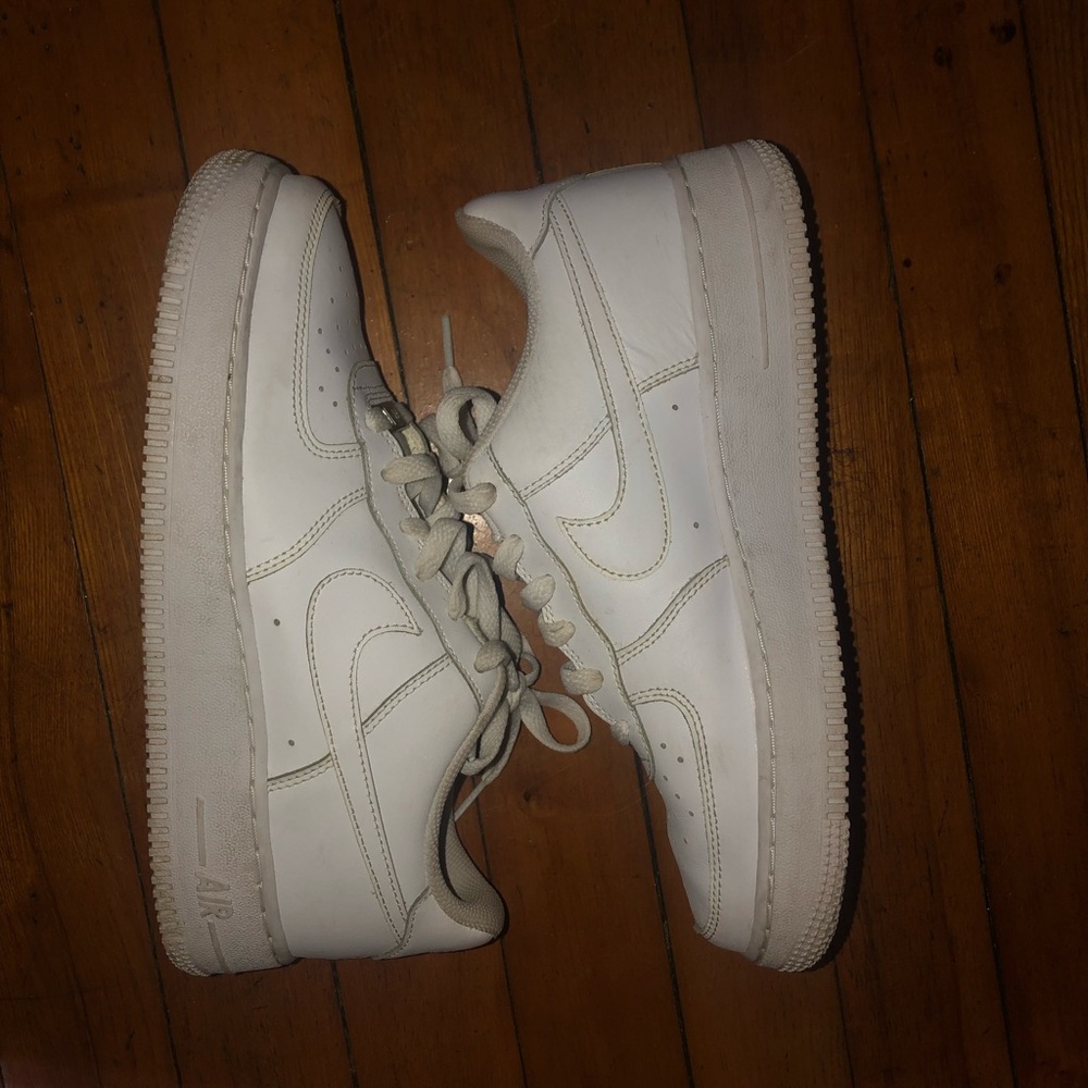 WORN AIR FORCE 1’s